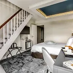 Mercure & Hotel