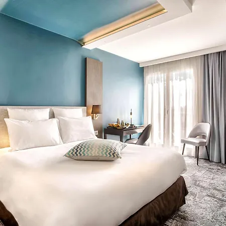 Mercure & Hotel 4*