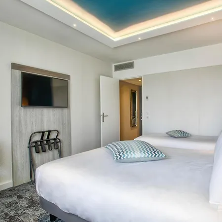 מלון Mercure & קאבורג