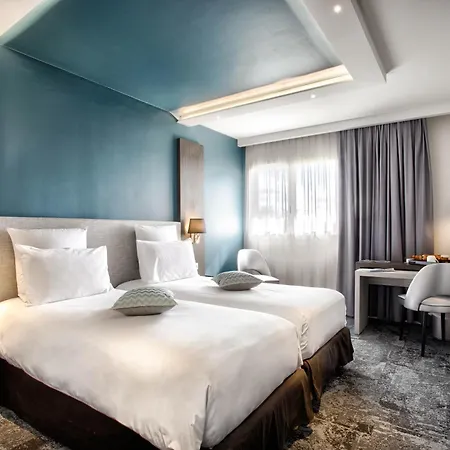 Mercure & מלון קאבורג