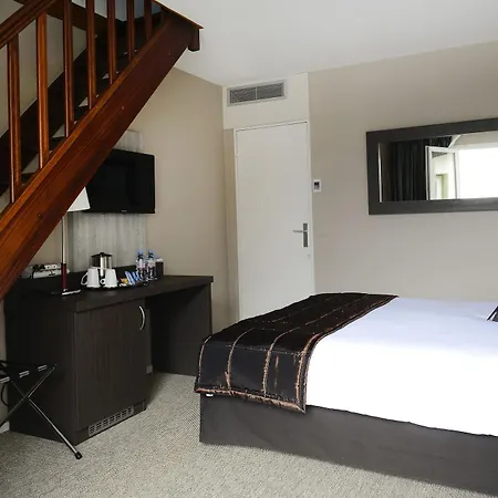 מלון Mercure & קאבורג