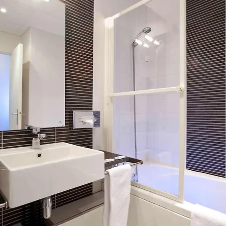 Mercure & 4*