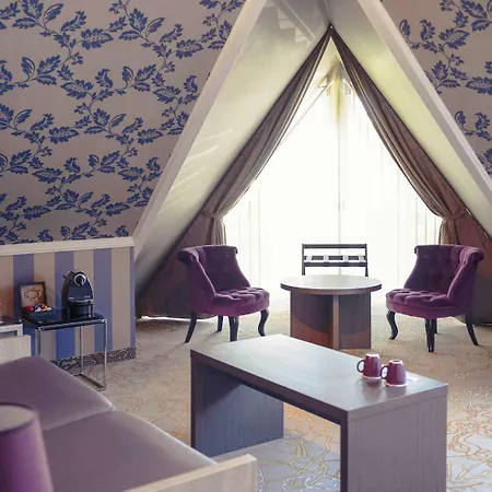 Hotel Mercure & 4*