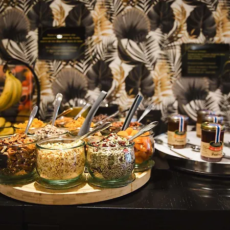 Mercure & מלון קאבורג