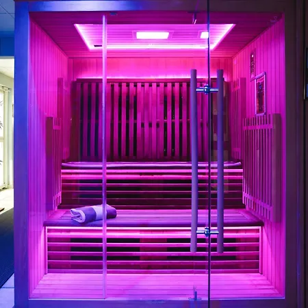 מלון Mercure & 4*