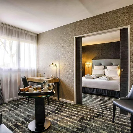 فندق Mercure & 4*