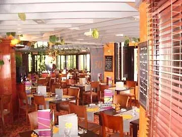 מלון Mercure & 4*