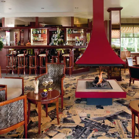 Hotell Mercure & 4*