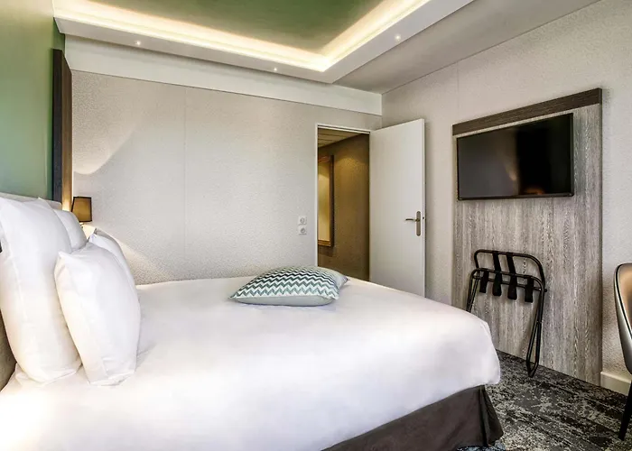 Отель Mercure &