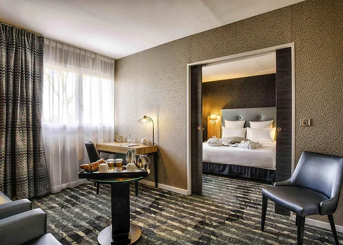 Отель Mercure & 4*